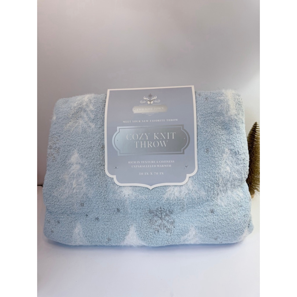 ❄️ Twilight Town Cozy Knit Throw Blanket